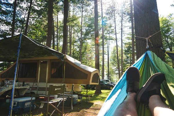 Quels sont les conseils pour camper en Auvergne ?